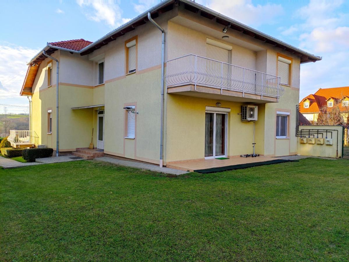 Ferienwohnung Var-Lak Apartman Hévíz Exterior foto