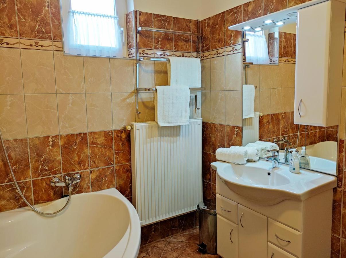 Ferienwohnung Var-Lak Apartman Hévíz Exterior foto