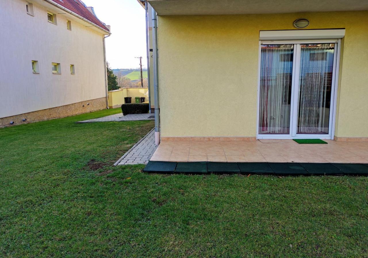 Ferienwohnung Var-Lak Apartman Hévíz Exterior foto